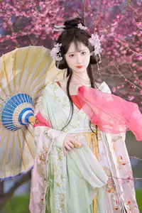 Graceful Hanfu Beauty Amidst Cherry Blossoms - Qi Luo Sheng De Xiao Su Su | YiTuYu Vol.8553-0