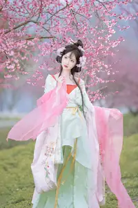 Graceful Hanfu Beauty Amidst Cherry Blossoms - Qi Luo Sheng De Xiao Su Su | YiTuYu Vol.8553-2