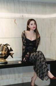 Quynh Kool Flaunts Captivating Beauty in Elegant Black Lace Dress, Stirring Visual Sensation-5