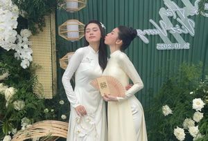 Do Thi Ha's Bridesmaids: Mesmerizing Beauty in Traditional Ao Dai at Her Engagement Ceremony-2