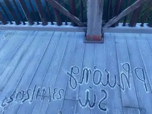 Fansipan's Early Season Frost: Majestic Peaks Covered in Ice, Inviting Travelers to Explore-2