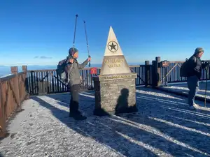 Fansipan's Early Season Frost: Majestic Peaks Covered in Ice, Inviting Travelers to Explore-7