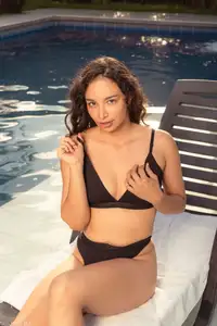 MetArt Saray Bound: Captivating Poolside Allure - Presenting Saray Bound Part01-0