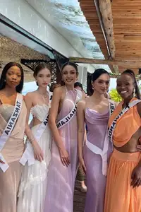 Huong Giang Shines Powerfully with Elegant Evening Gown Style at Miss Universe 2025-5