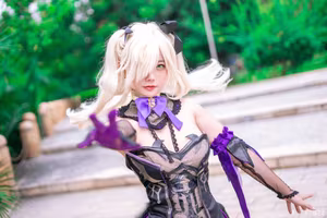 Captivating Fischl Genshin Impact Cosplay: Messie Huang embodies the Prinzessin der Verurteilung with stunning Electro power-11