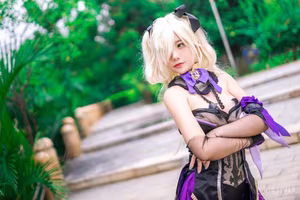 Captivating Fischl Genshin Impact Cosplay: Messie Huang embodies the Prinzessin der Verurteilung with stunning Electro power-10