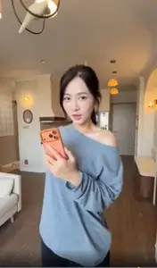 Unveiling Lê Bống's Cozy Minimalist Nook: A Modern Space with Personal Touch-5