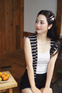 XVG No.7: Discover the Radiant Charm of a Young Woman's Effortless Summer Style and Adorable Pose-1