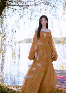 VGU No.122 Poetic Beauty Under Golden Sun: A Peaceful Moment by the Lake-6