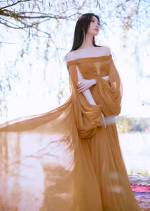 VGU No.122 Poetic Beauty Under Golden Sun: A Peaceful Moment by the Lake-4