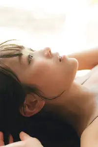 Okumura Riho & 'I no Shogeki' Charm: Sweet Beauty with a Fresh Strawberry Donut-15