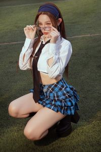 Huyen Baby Creates a Stir: Flat Waist and Glamorous Chic Style Captivate Every Gaze-3