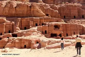 Petra: Ancient Stone-Carved Marvel of the Middle East. Explore the Mysterious Rose City.-8