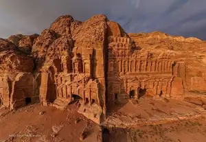 Petra: Ancient Stone-Carved Marvel of the Middle East. Explore the Mysterious Rose City.-1