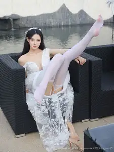 Li Shuang Er No.10661: Ethereal Beauty in a Sexy White Gown-42
