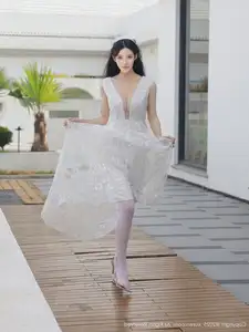 Li Shuang Er No.10661: Ethereal Beauty in a Sexy White Gown-3