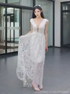 Li Shuang Er No.10661: Ethereal Beauty in a Sexy White Gown-8