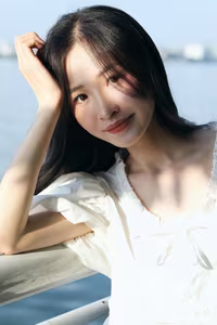 XVG No.44: Captivating Smile of a White-Clad Muse by the Lake A Radiant Moment of Youthful Beauty-8