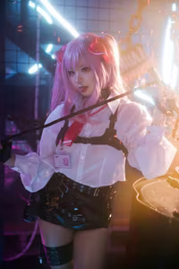 Coser Yi Miao Jun's Captivating Yuni Cosplay: Nikke Goddess of Victory's Pink Charm Unveiled-3