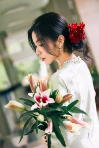 VGU No.36: Discover the serene beauty of a Vietnamese woman in traditional attire-2