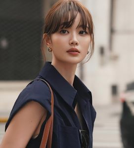 French Bangs Hairstyle Flaw Concealing Enhances Beautiful Girls Elegant Charm-26