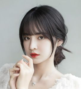 French Bangs Hairstyle Flaw Concealing Enhances Beautiful Girls Elegant Charm-32