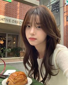 French Bangs Hairstyle Flaw Concealing Enhances Beautiful Girls Elegant Charm-12