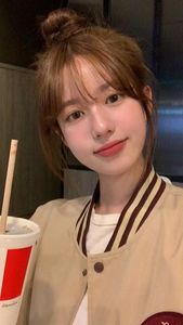 French Bangs Hairstyle Flaw Concealing Enhances Beautiful Girls Elegant Charm-16