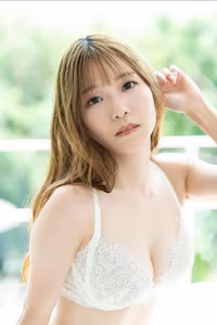 Asaka - FRIDAY Monthly Girl 043: Exclusive Glimpse into Her Never-Before-Seen Photo Collection Part01-19