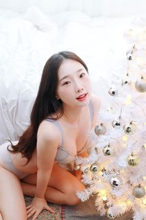 Pureding Sexy Photobook 9 Alluring Asian Model in Red Lingerie Christmas Festive-13