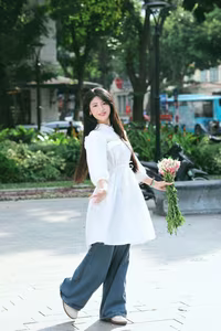 VGU No.58: Elegant Beauty of a Vietnamese Girl: Gentle, Pristine Smile in Sunlight.-13