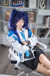 Discover Hayase Yuuka: The Enigmatic & Charismatic Cosplay by Xi Huan Ai Li Ma-6