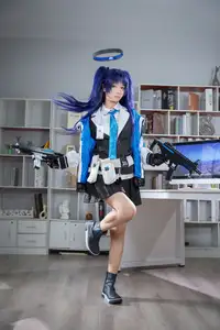 Discover Hayase Yuuka: The Enigmatic & Charismatic Cosplay by Xi Huan Ai Li Ma-7