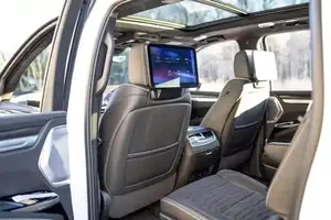 Stunning Cadillac Escalade ESV 2025: The Ultra-Luxury SUV Pricier Than Lamborghini Urus!-6