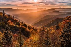 Explore Great Smoky Mountains National Park Majestic Appalachian Trail amidst US Mountain Scenery-8